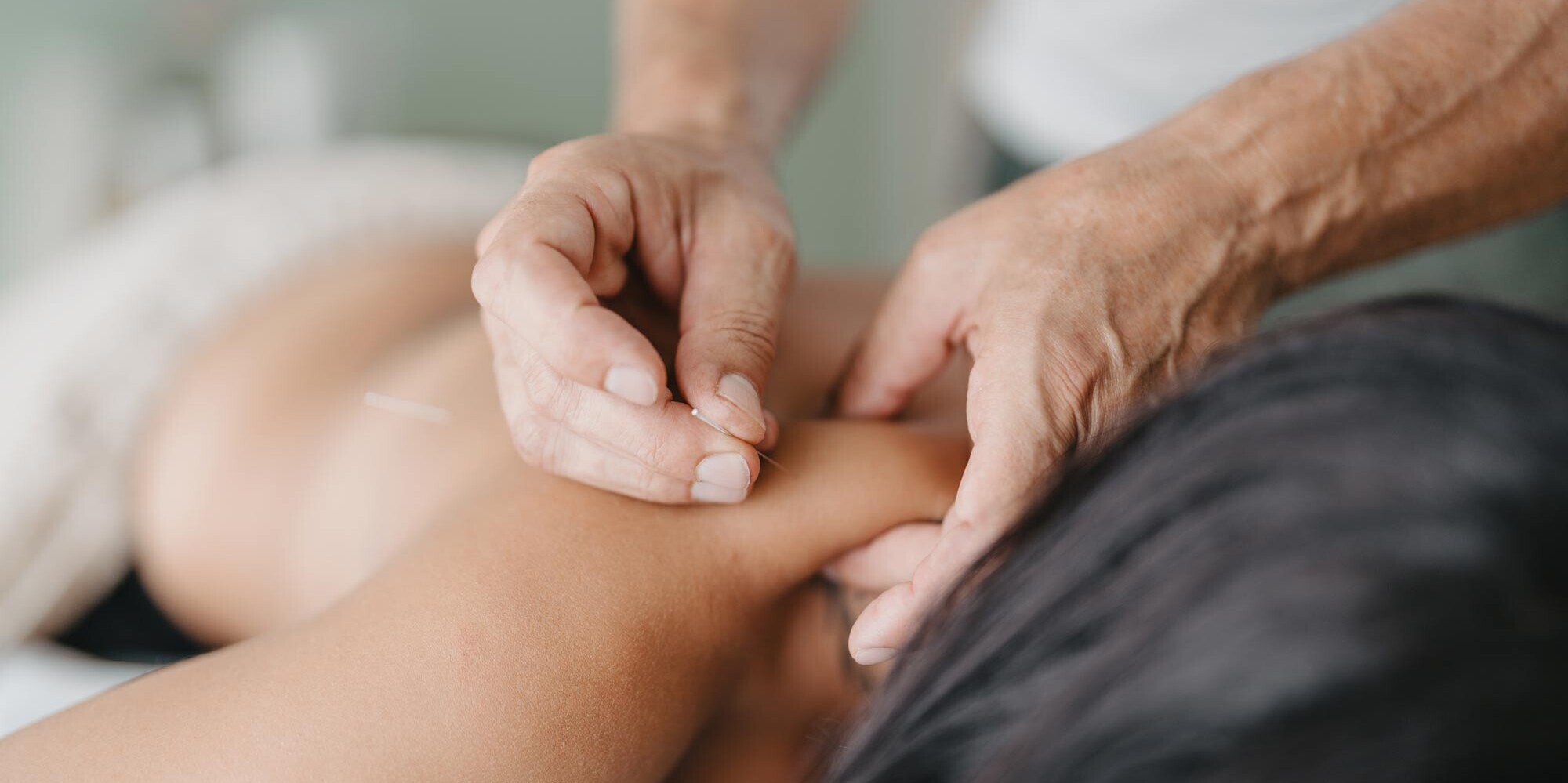 praxisklinik-leintal-eppingen-orthopaedie-chirurgie-akupunktur-iStock-1411517239.jpg